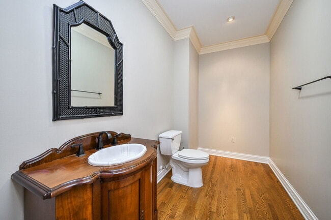 Building Photo - 325 Delnor Glen Dr