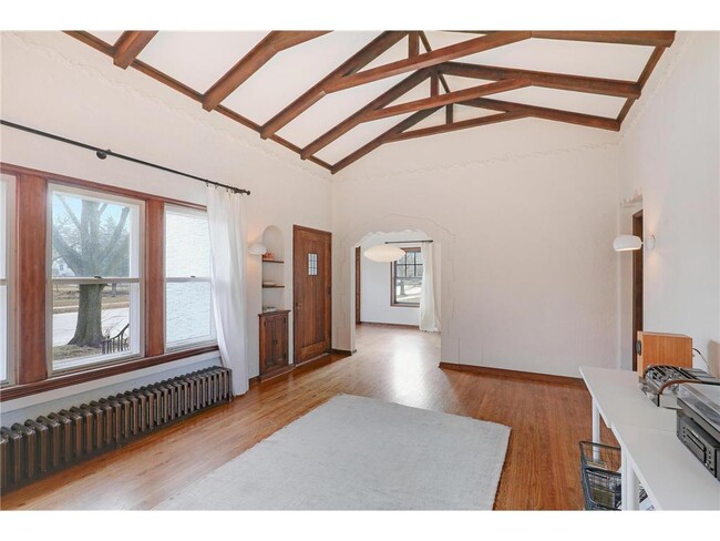 Building Photo - 4320 Park Ave