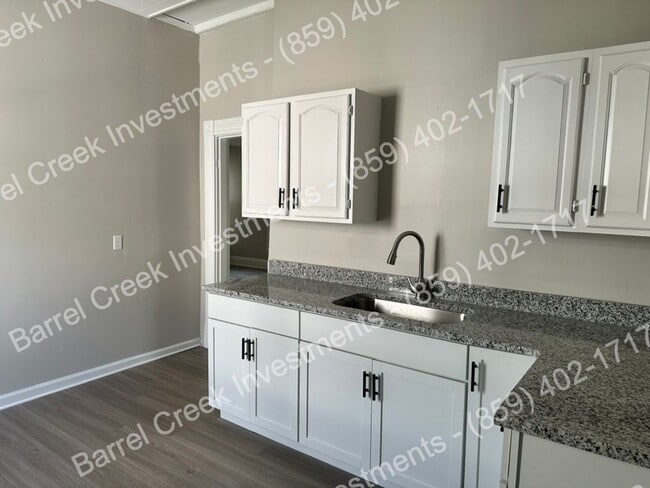Building Photo - 3-Bed 1-Bath House + Bonus Room