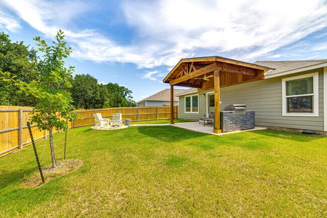 Building Photo - 1759 Round House Ln