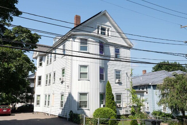 Building Photo - 1400 sf Fairmont Apartment with Washer/Dry...