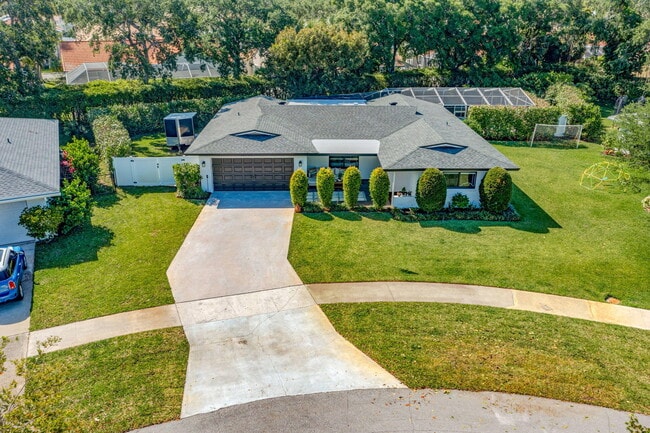 Building Photo - 932 Evergreen Dr