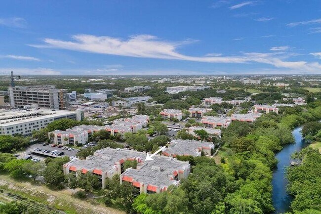Building Photo - 636 NW 13th St