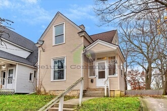 Building Photo - Newly Remodeled 3 Bedroom in MidTown!