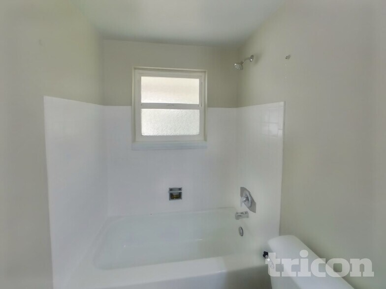 Building Photo - 12306 86 Ave E