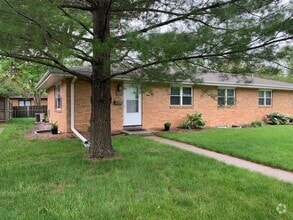 Building Photo - Main level living, brick duplex in quiet N...