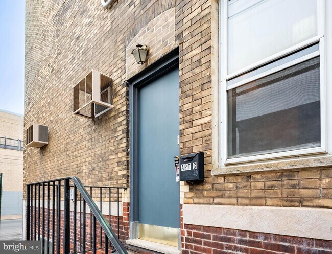 Building Photo - 1327 Snyder Ave