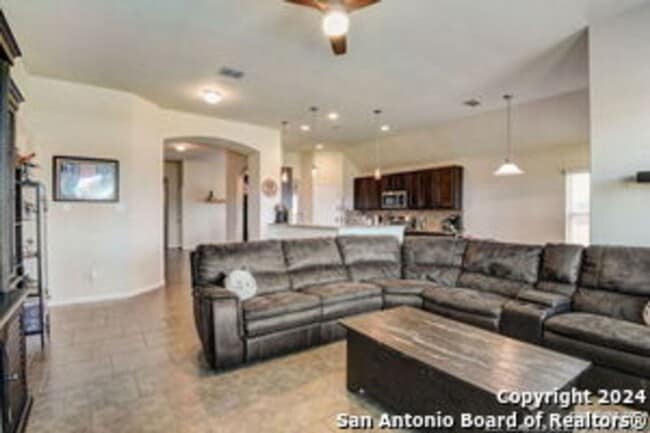 Building Photo - Super Nice Spacious Home with over 2600 sq ft in Parc at Escondido