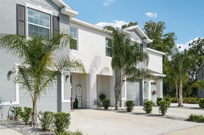 Building Photo - 16646 Maude Dr
