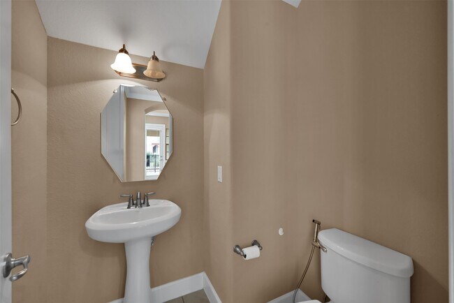 Building Photo - 14546 San Pietro Dr