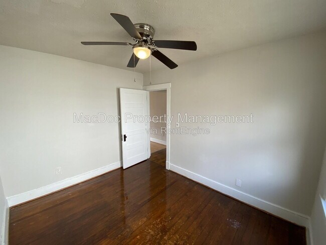 Building Photo - 138 Mansfield St