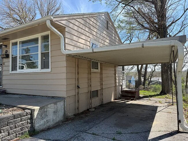 Building Photo - 3941 Himebaugh Ave
