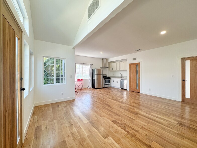 Building Photo - 2418 Fairmount St