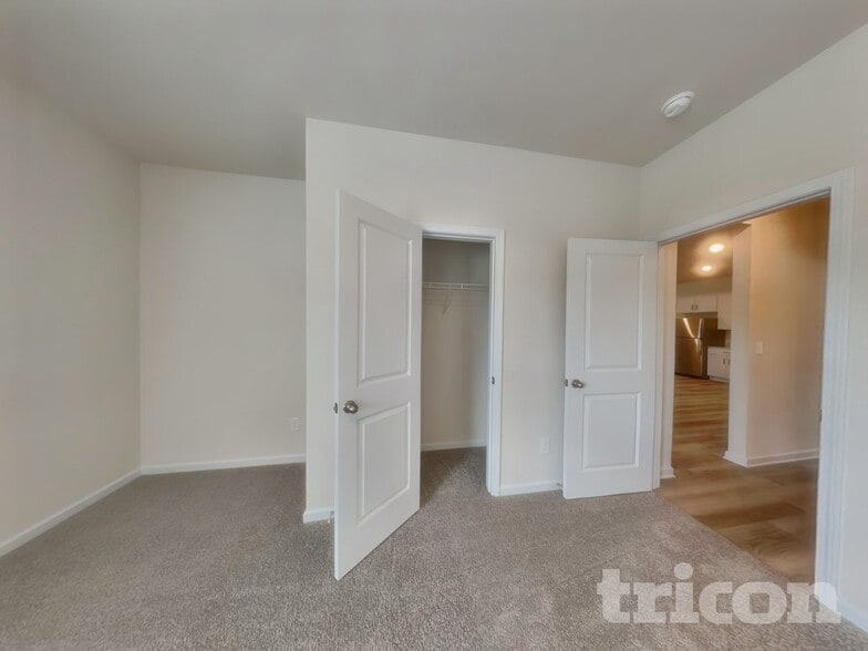 Building Photo - 307 Oliver Dr