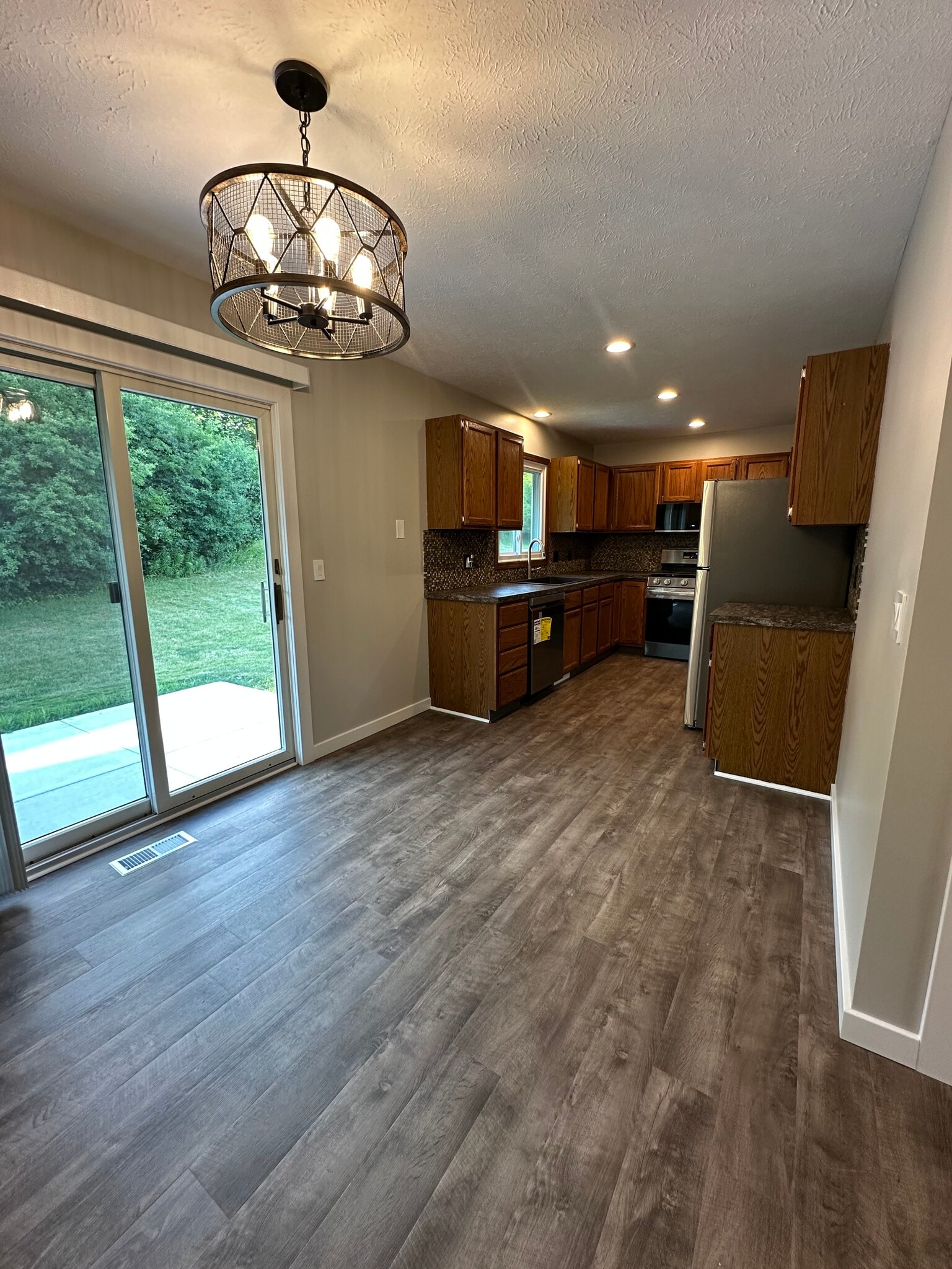 Building Photo - 2571 Woodmeadow Dr SE