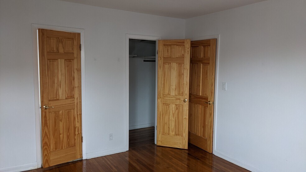 Building Photo - 16619 25th Ave