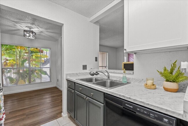 Building Photo - 1500 Bay Area Blvd