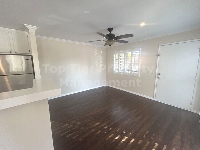 Building Photo - ***Updated 1 bed, 1 bath, 733 sqft Condo in the Heart of La Costa - Available 12/14***