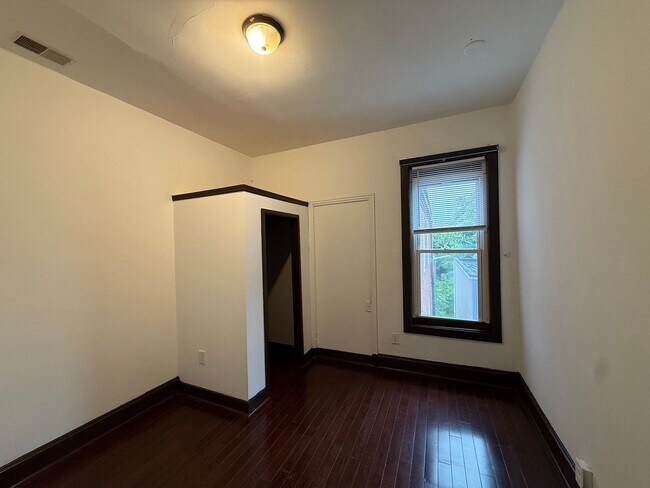Building Photo - 1533 Cecil B. Moore Ave