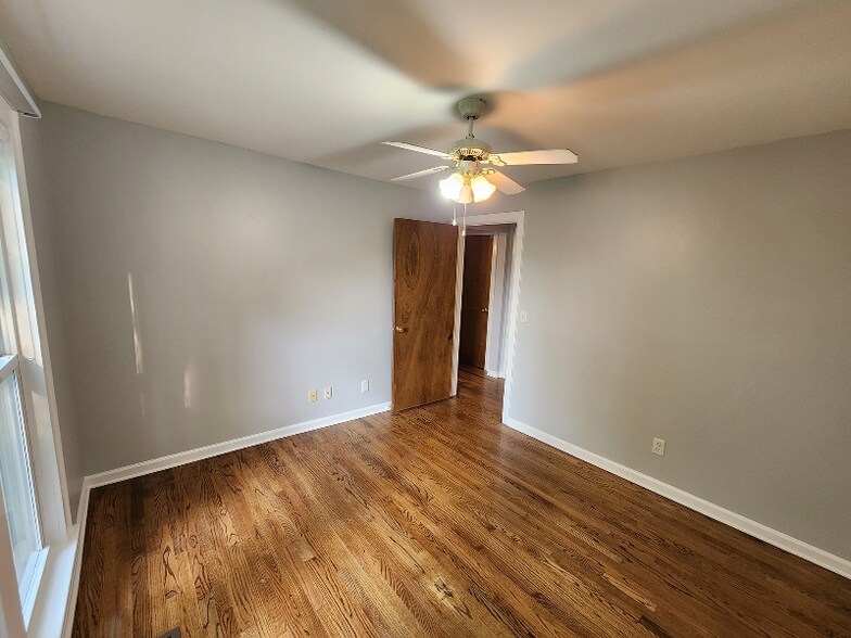 Building Photo - 3229 3rd St