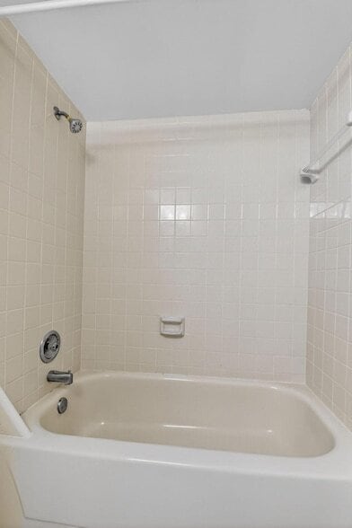 Building Photo - 7535 S Oriole Blvd