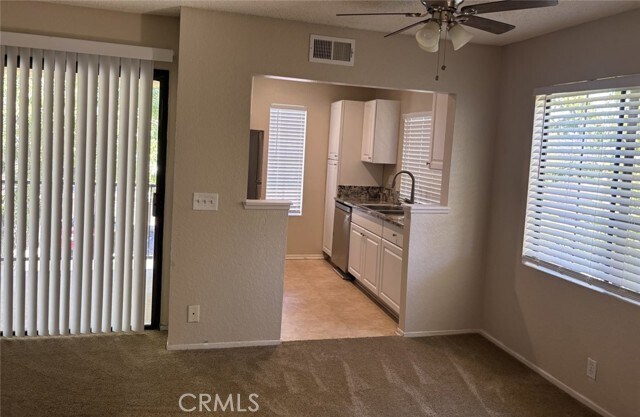 Building Photo - 2554 Olive Dr