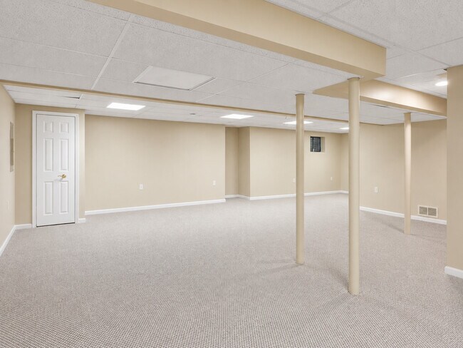 Building Photo - 2607 Flagstone Cir
