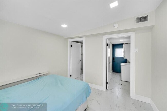 Building Photo - 1236 NW 7th Terrace