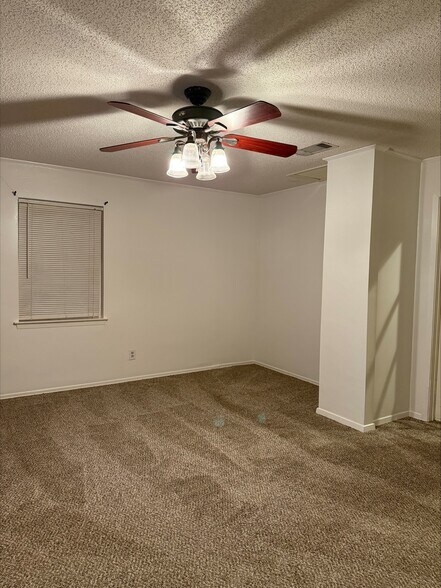 main bedroom - 1333 Carriage Dr