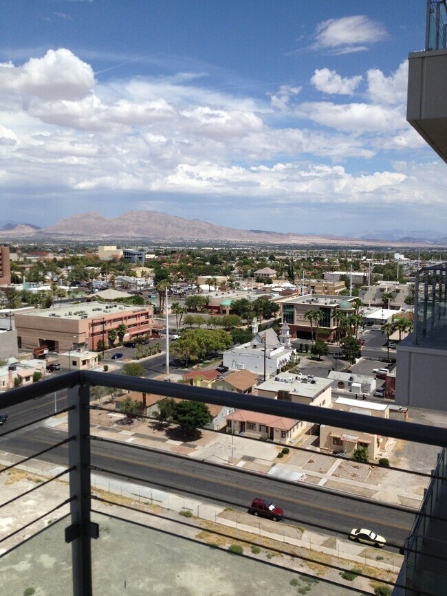 Building Photo - Downtown loft-living at its best - unfurnished loft