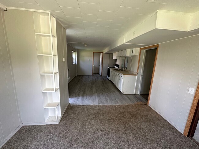 Building Photo - Price drop on this 1 bed/1 bath apartment