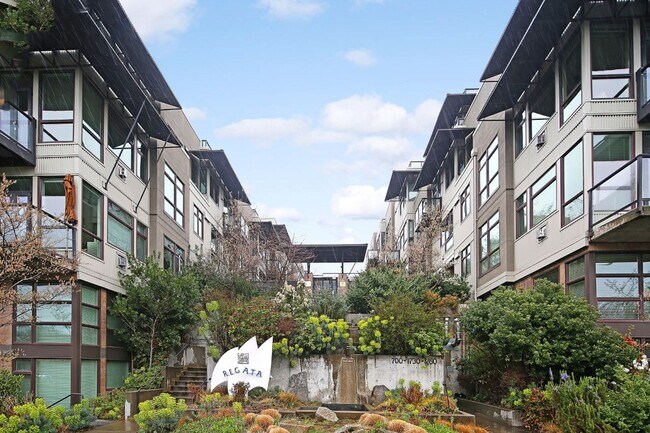 Building Photo - 2Bd/2Ba Seattle Condo