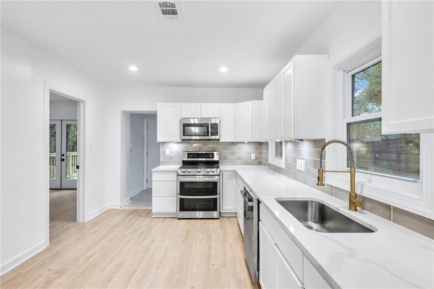 Building Photo - 1967 Browns Mill Rd SE