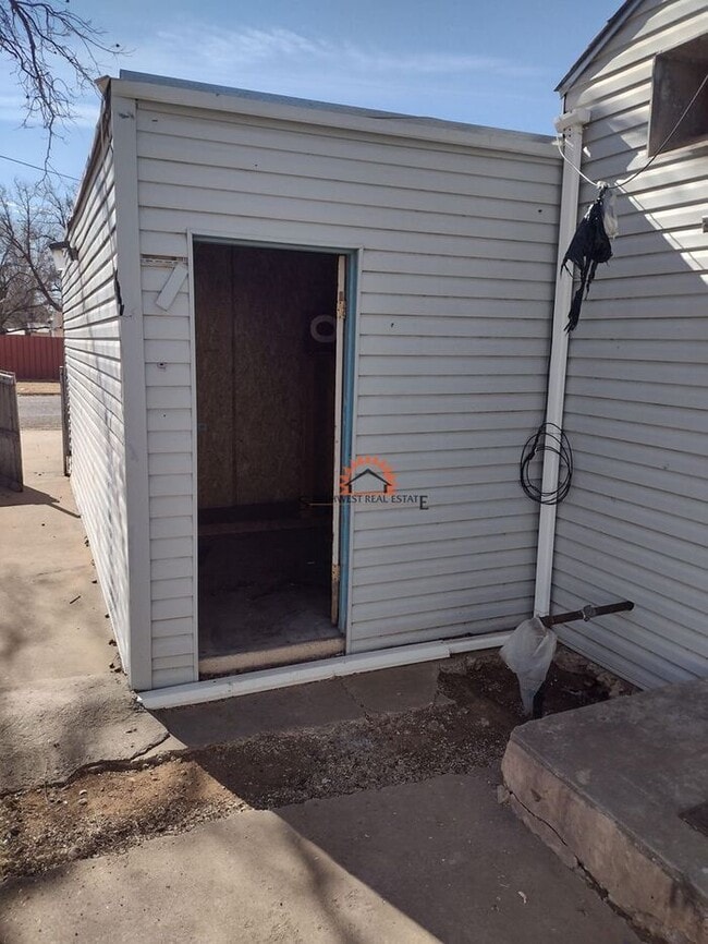 Building Photo - Large 1 Bed Apartment ALL BILLS PAID