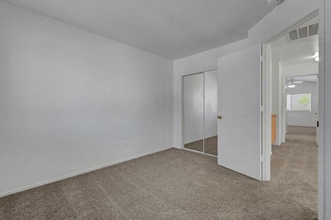 Building Photo - 193 Chadwell Ct