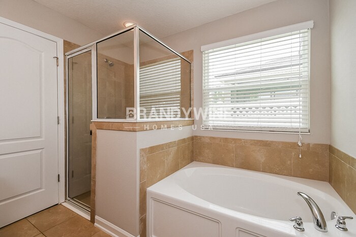 Building Photo - 884 Glendale Ln