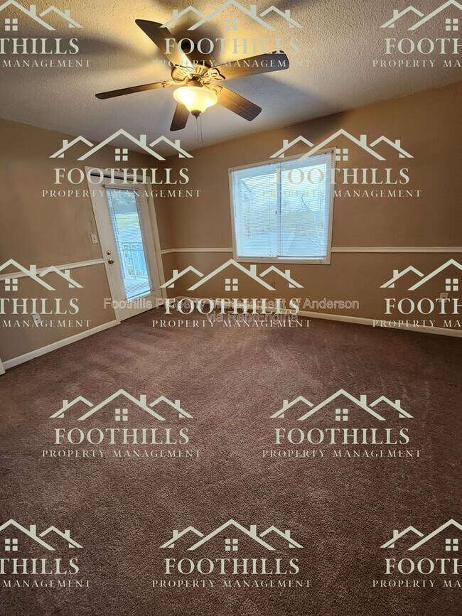 Building Photo - 1011 Northlake Dr