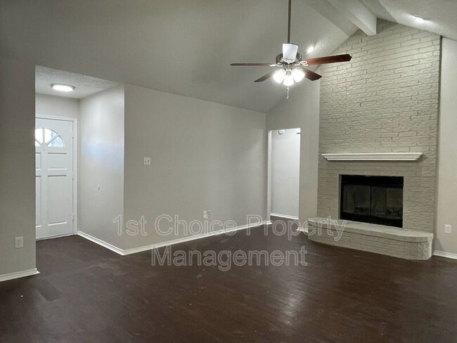 Building Photo - 459 Little Valley Ct