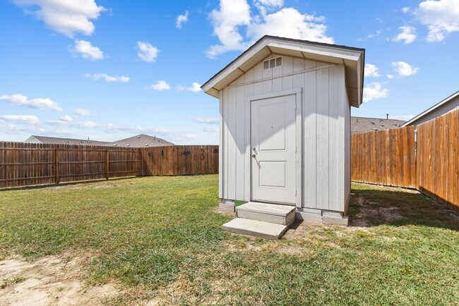 Building Photo - 13726 Locklear Way