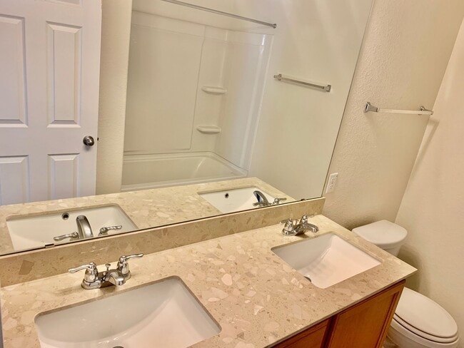 Building Photo - 3 Bedroom, 2.5 Bathroom Home in Cedar Park!