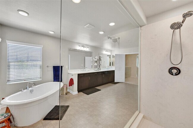 Building Photo - 6245 Carmel Crk Ave