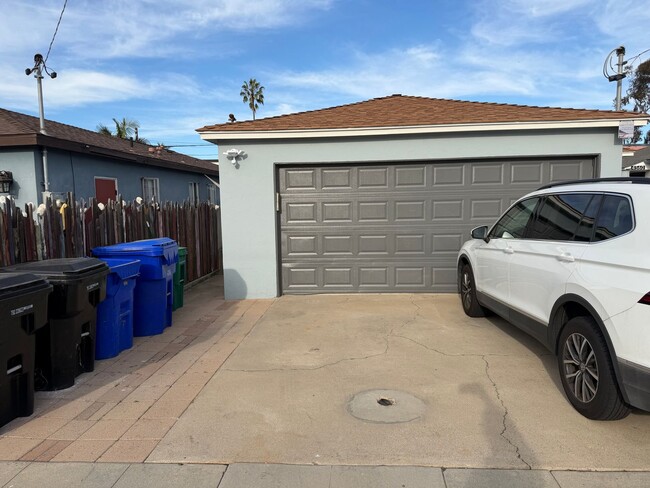 Building Photo - 4566 Muir Ave