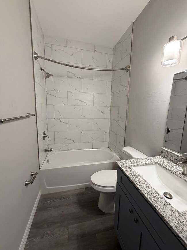 Building Photo - 2317 NE 15th Ln