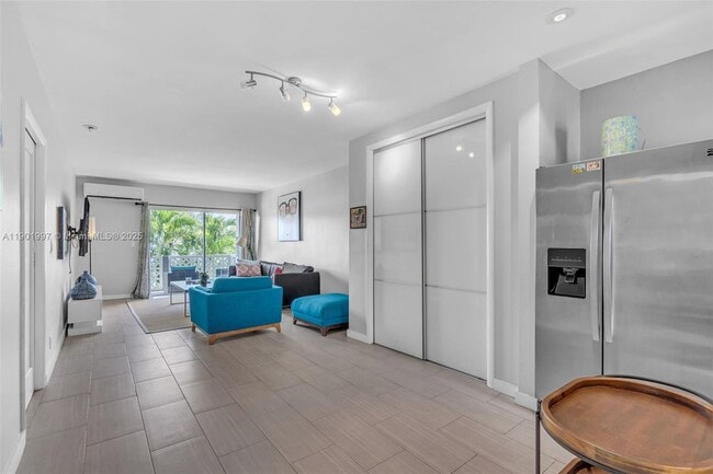 Building Photo - 13105 Ixora Ct