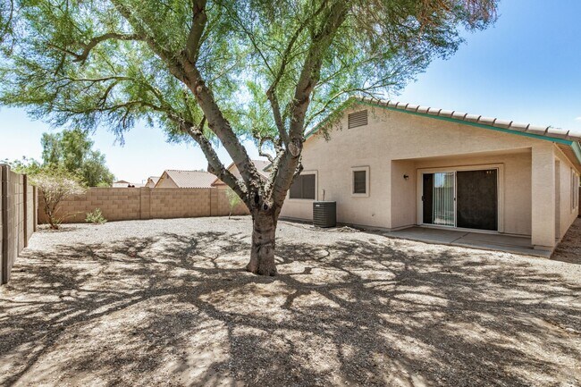 Building Photo - New Listing in Buckeye