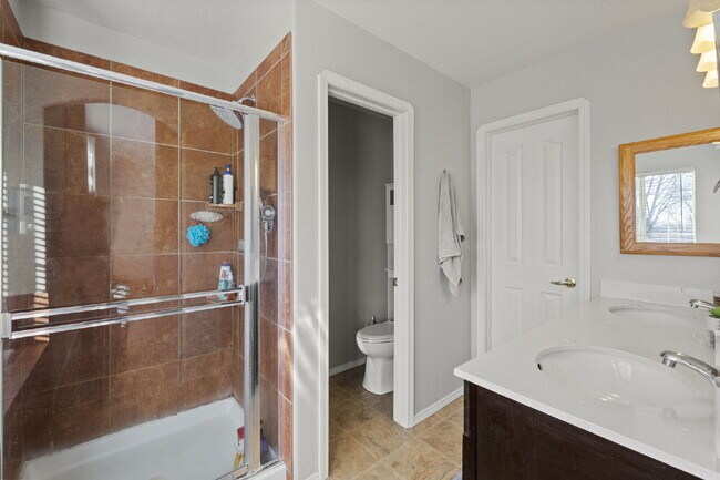 Building Photo - Bright & Spacious 4-Bedroom Home with Open-Concept Living, Fenced Yard & 2-Car Garage