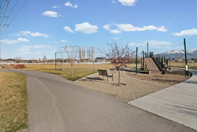 Building Photo - 1572 S Bridle Path Loop