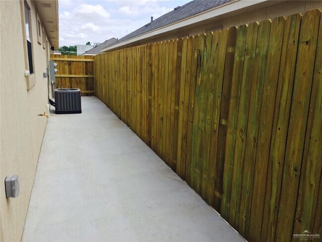 Building Photo - 13 Myrtle Beach Ave