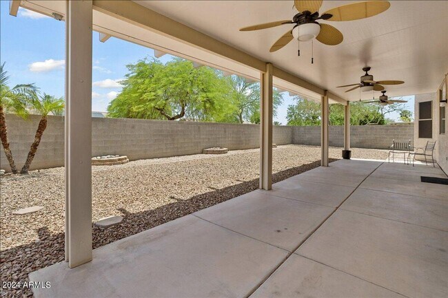 Building Photo - Spacious Corner Lot Home with 3-Car Garage in Surprise