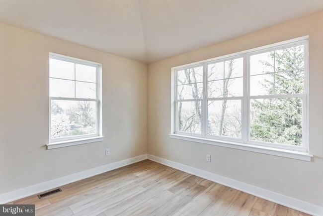 Building Photo - 1236 Butler Pike